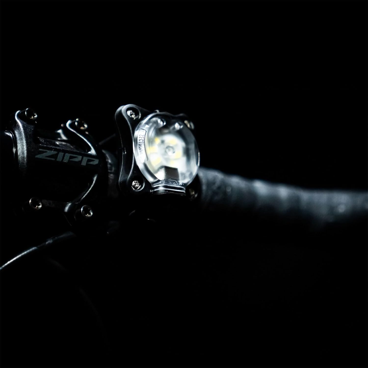 LEZYNE Zecto Drive Bicycle Durable USB Rechargeable IPX7 Waterproof 250 Lumens White LEDs Front Light w/Multiple Solid & Flash Modes, Silicone Rubber Mounting Strap Included
