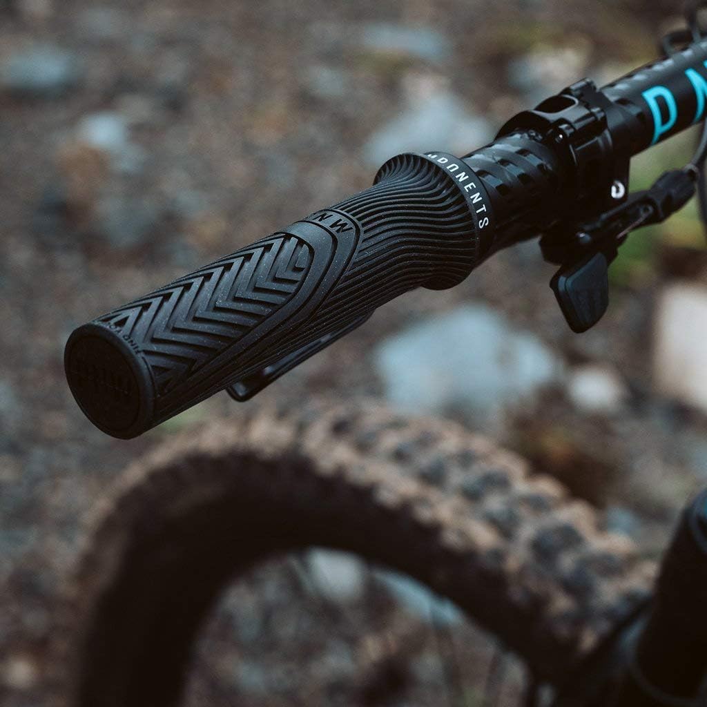 PNW Components Loam MTB Bike Grips, Mountain Bike Handlebar Grips, 25A Tacky Rubber, Ergonomic Trail & Enduro Grip,30mm (Regular), Blackout