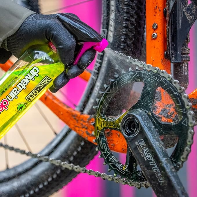 Muc Off Bio Drivetrain Cleaner, 500 Milliliters, Effective Biodegradable Bicycle Chain Cleaner and Degreaser Spray