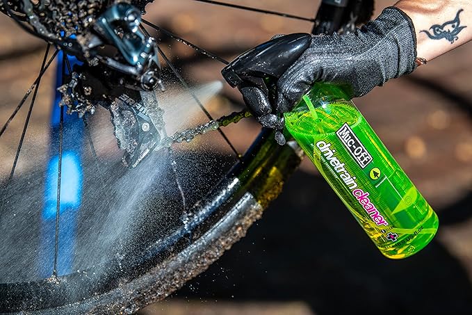 Muc Off Bio Drivetrain Cleaner, 500 Milliliters, Effective Biodegradable Bicycle Chain Cleaner and Degreaser Spray