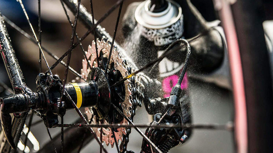 Muc-Off MO-94, 400 Milliliters, Biodegradable Multi-Purpose Protective Spray And Lubricant, Disperses Water To Prevent Rust And Frees Seized Parts